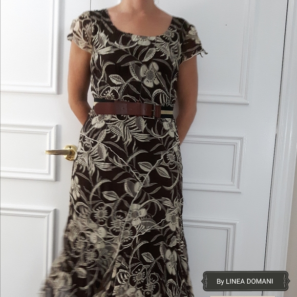 By LINEA DOMANI from MELANIE LYNE• MID LENGTH LAYERED WATERFALL DRESS• M… - Picture 7 of 8